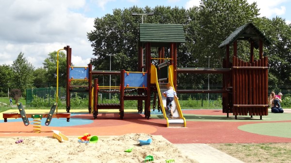 Plac zabaw na Czerniakowskiej